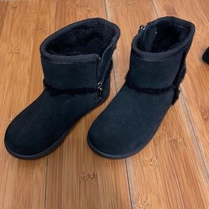 Likely new UGG toddler boots size 8